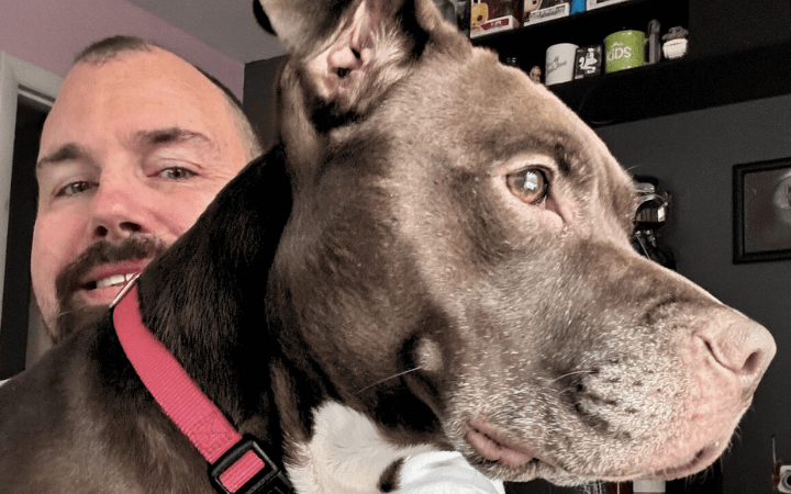 Pit Bull helps Army war veteran know that he is not alone